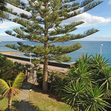 Tarantos Beach