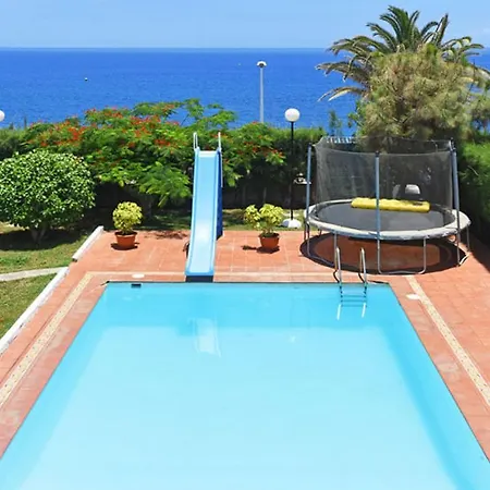 Villa Tarantos Beach
